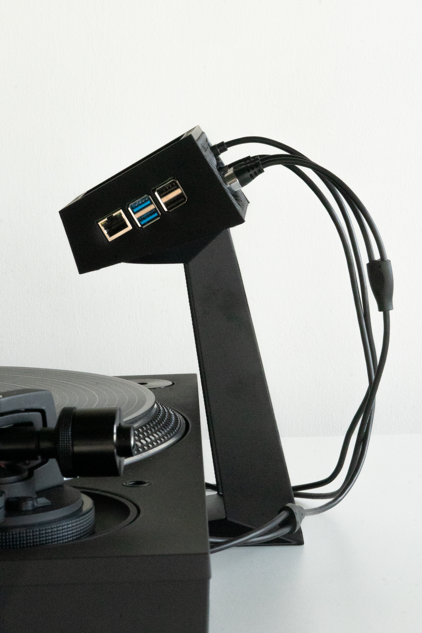 Devious Pocket + Stand